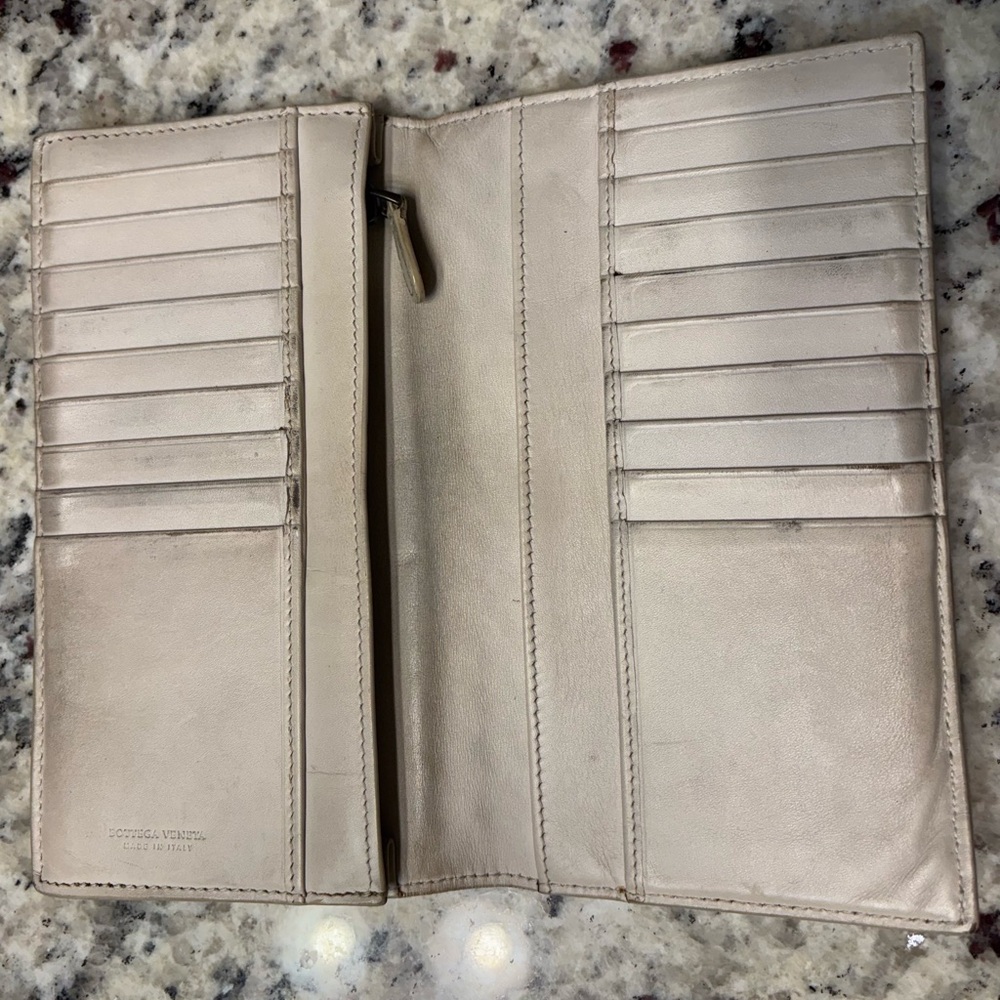 Bottega Veneta Long Bifold Wallet (Authentic) - Picture 3 of 15